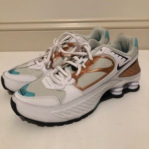 NWOT Women’s NIKE SHOX Enigma Athletic Shoes